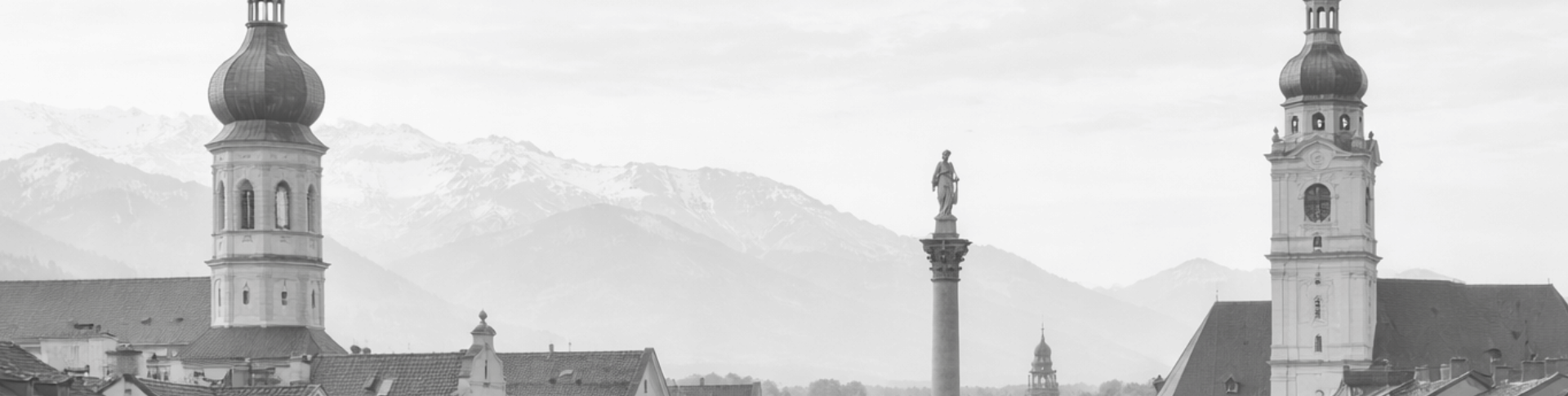 Rosenheimer Skyline in schwarz weiß